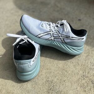 ASICS Gel AmpliFoam Men’s White & Light Blue Teal Athletic Running Shoes